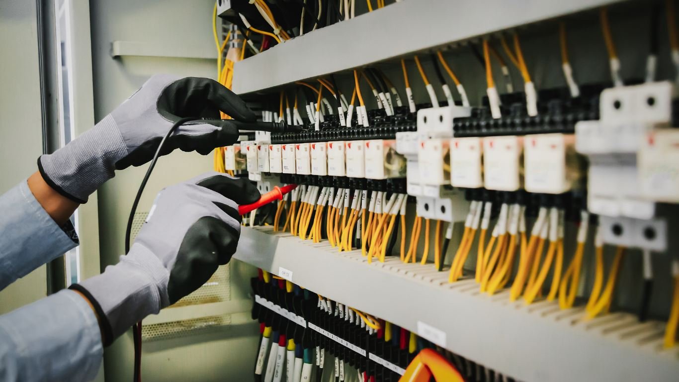 Montaż instalacji elektrycznej
